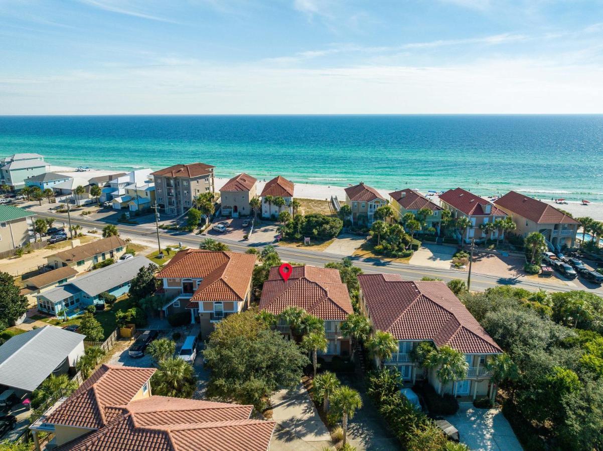 Luv Pcb By Seeker Vacations Holiday home *
